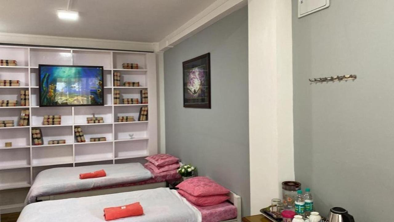 Jan Homestay Shillong Exteriör bild
